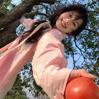 女孩罗塞玛莉